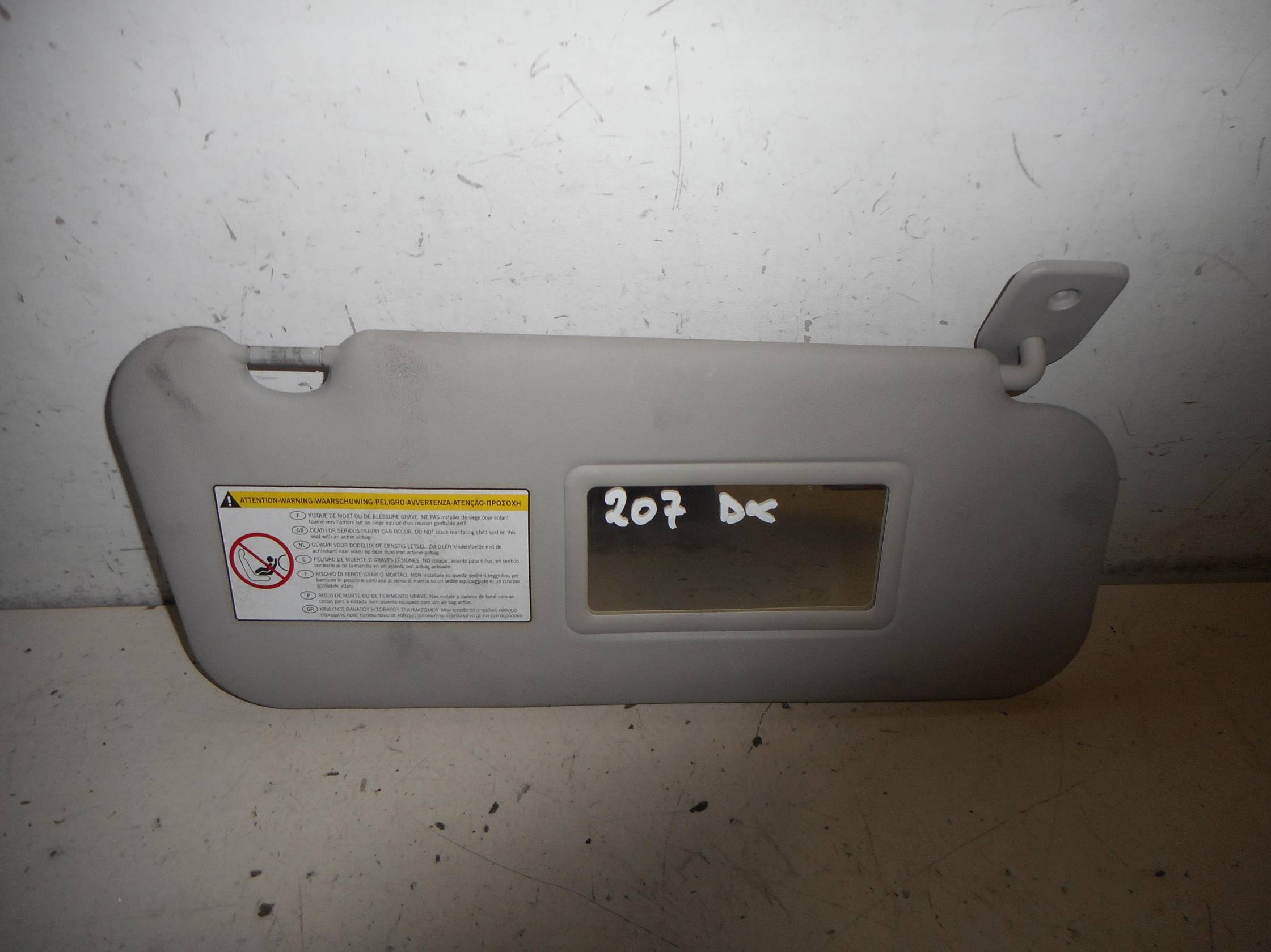 Aletta parasole parabrezza dx.